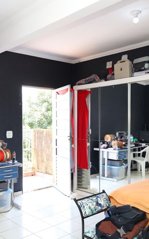 Casa à venda com 326m², 4 quartos e 5 vagasQuarto 2