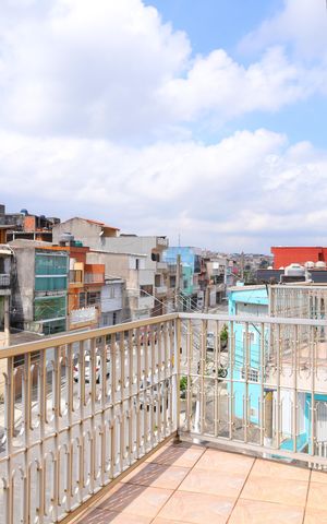 Casa à venda com 326m², 4 quartos e 5 vagasVaranda 1