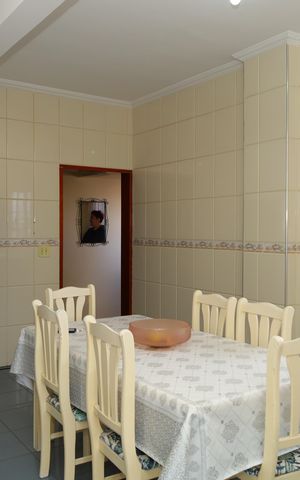 Casa à venda com 326m², 4 quartos e 5 vagasCozinha