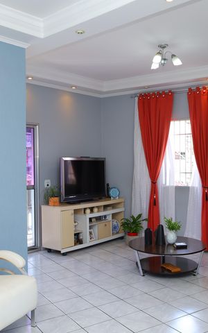 Casa à venda com 326m², 4 quartos e 5 vagasSala