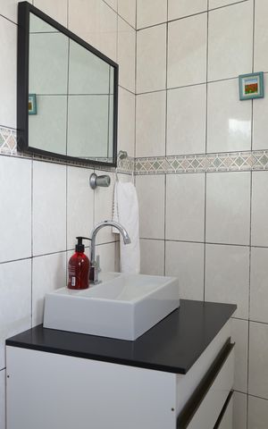 Casa à venda com 326m², 4 quartos e 5 vagasBanheiro 3