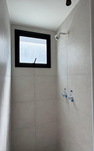Apartamento à venda com 46m², 2 quartos e 1 vaga Apartamento à venda com 46m², 2 quartos e 1 vagaBanheiro da suíte