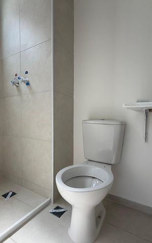Apartamento à venda com 46m², 2 quartos e 1 vaga Apartamento à venda com 46m², 2 quartos e 1 vagaBanheiro da suíte