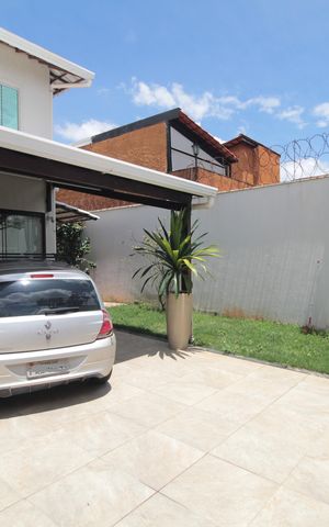 Casa à venda com 114m², 3 quartos e 4 vagasGaragem