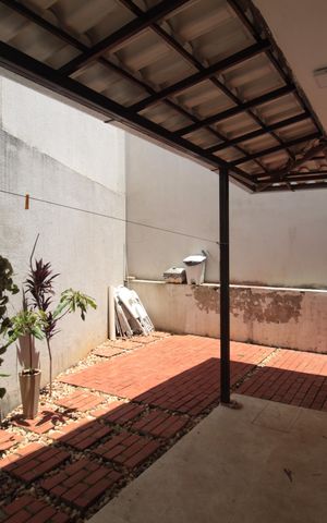 Casa à venda com 114m², 3 quartos e 4 vagasÁrea de Serviço