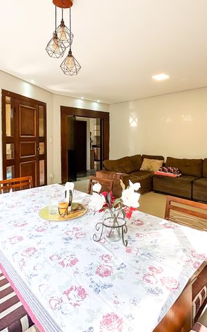Casa à venda com 180m², 5 quartos e 5 vagas