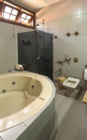 Casa à venda com 180m², 5 quartos e 5 vagas