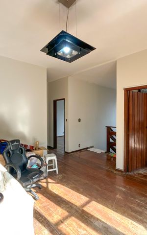 Casa à venda com 180m², 5 quartos e 5 vagas