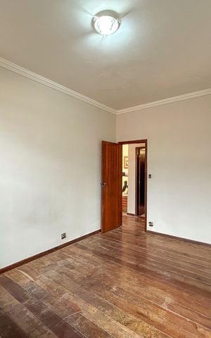 Casa à venda com 180m², 5 quartos e 5 vagas