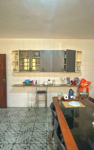 Casa à venda com 180m², 5 quartos e 5 vagas