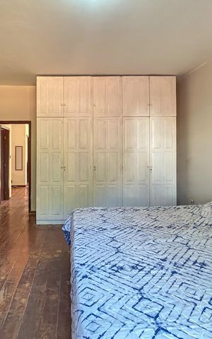 Casa à venda com 180m², 5 quartos e 5 vagas