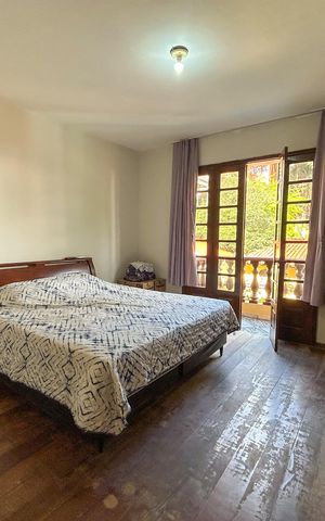 Casa à venda com 180m², 5 quartos e 5 vagas