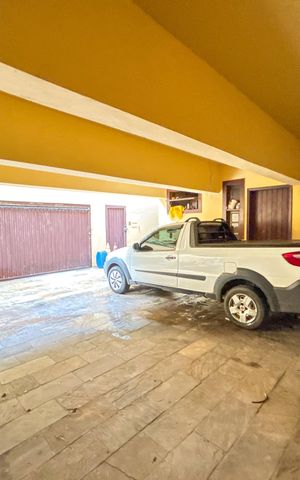 Casa à venda com 180m², 5 quartos e 5 vagas