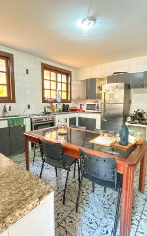 Casa à venda com 180m², 5 quartos e 5 vagas