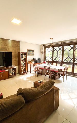 Casa à venda com 180m², 5 quartos e 5 vagas