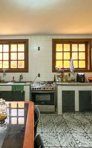 Casa à venda com 180m², 5 quartos e 5 vagas