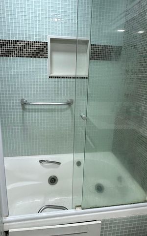 Apartamento para alugar com 84m², 3 quartos e 1 vaga Apartamento para alugar com 84m², 3 quartos e 1 vagaBanheiro do Quarto 1