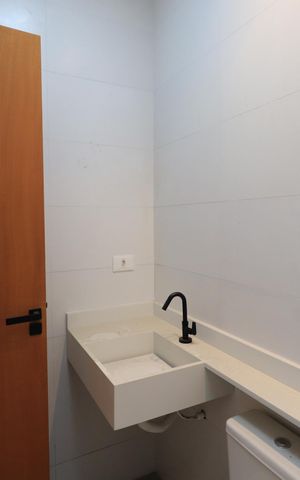 Casa à venda com 150m², 4 quartos e 2 vagasBanheiro da Suíte 2