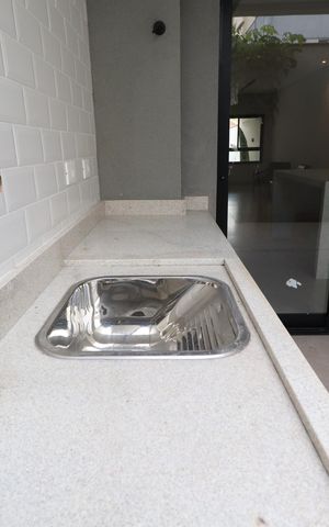 Casa à venda com 150m², 4 quartos e 2 vagasÁrea de Serviço
