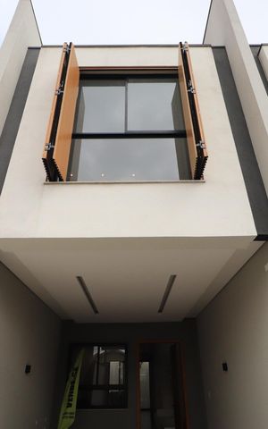 Casa à venda com 150m², 4 quartos e 2 vagasFachada
