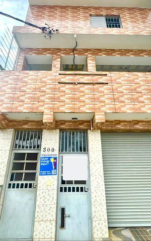 Studio para alugar com 45m², 1 quarto e 1 vaga Studio para alugar com 45m², 1 quarto e 1 vagaPlaca instalada na fachada do imóvel