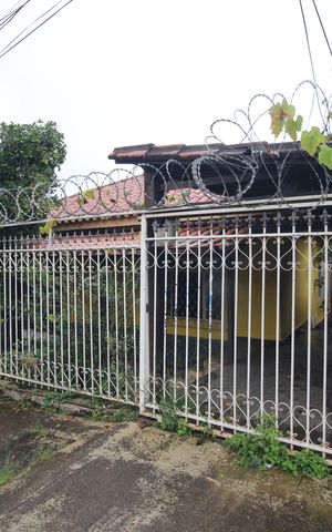 Casa à venda com 360m², 2 quartos e 2 vagasFachada 