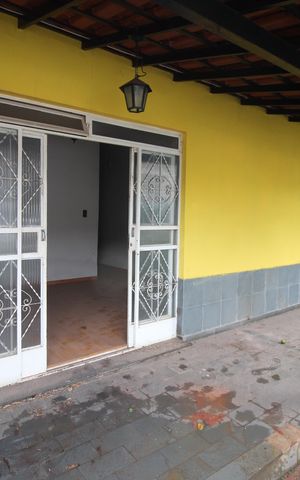 Casa à venda com 360m², 2 quartos e 2 vagasQuintal