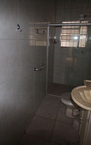 Casa à venda com 360m², 2 quartos e 2 vagasBanheiro