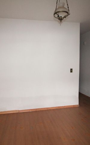 Casa à venda com 360m², 2 quartos e 2 vagasSala