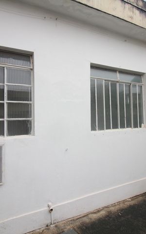 Casa à venda com 360m², 2 quartos e 2 vagasBarracão dos Fundos 1
