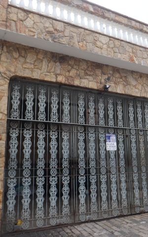 Casa à venda com 135m², 3 quartos e 2 vagasFachada