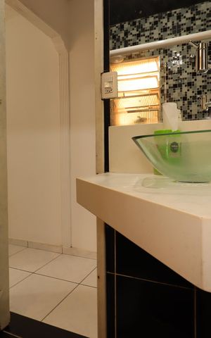 Casa à venda com 121m², 3 quartos e 2 vagasBanheiro Social
