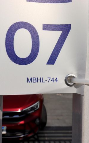 Apartamento à venda com 57m², 2 quartos e 1 vagaPlaquinha MBHL-744 - Código
