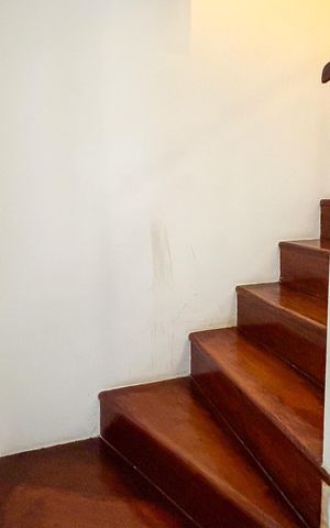 Apartamento à venda com 70m², 2 quartos e 1 vaga Apartamento à venda com 70m², 2 quartos e 1 vagaEscada