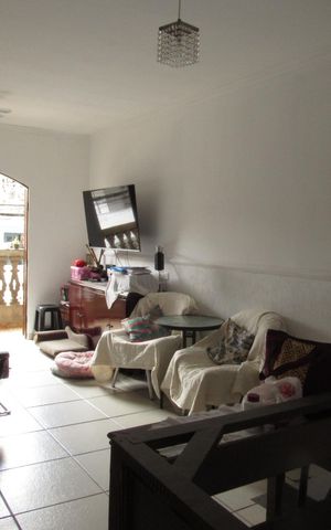 Casa para alugar com 198m², 2 quartos e 2 vagasSala