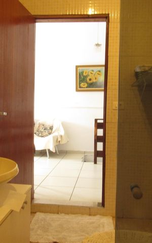 Casa para alugar com 198m², 2 quartos e 2 vagasBanheiro