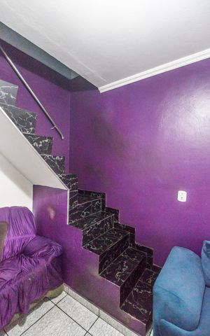 Casa à venda com 344m², 4 quartos e 4 vagasEscada
