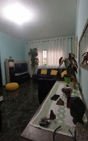 Casa à venda com 150m², 2 quartos e 1 vaga Casa à venda com 150m², 2 quartos e 1 vagaSala
