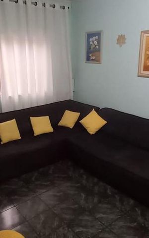 Casa à venda com 150m², 2 quartos e 1 vaga Casa à venda com 150m², 2 quartos e 1 vagaSala