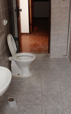 Casa à venda com 280m², 3 quartos e 1 vagaBanheiro 1