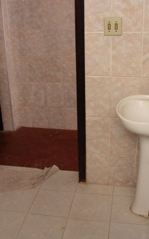 Casa à venda com 280m², 3 quartos e 1 vagaBanheiro 2