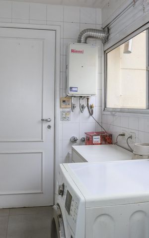 Apartamento à venda com 171m², 3 quartos e 3 vagas Apartamento à venda com 171m², 3 quartos e 3 vagasCozinha e Área de Serviço