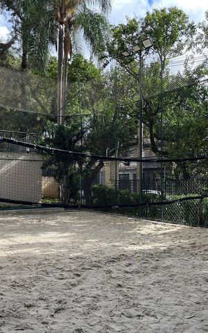Apartamento à venda com 171m², 3 quartos e 3 vagas Apartamento à venda com 171m², 3 quartos e 3 vagasQuadra Esportiva
