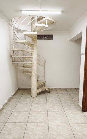 Casa à venda com 150m², 4 quartos e 1 vaga Casa à venda com 150m², 4 quartos e 1 vagaCozinha