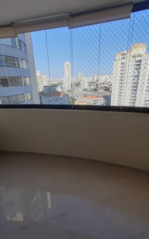 Apartamento à venda com 82m², 2 quartos e 1 vaga Apartamento à venda com 82m², 2 quartos e 1 vagaVaranda