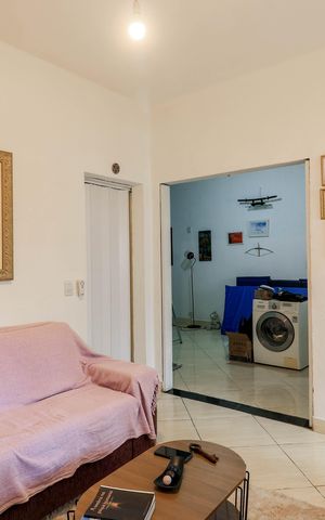 Casa à venda com 160m², 3 quartos e 2 vagas Casa à venda com 160m², 3 quartos e 2 vagasSala
