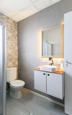 Casa à venda com 160m², 3 quartos e 2 vagas Casa à venda com 160m², 3 quartos e 2 vagasBanheiro