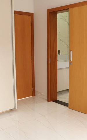 Casa à venda com 530m², 5 quartos e 5 vagasSuíte 2