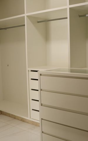 Casa à venda com 530m², 5 quartos e 5 vagasCloset da suíte 3