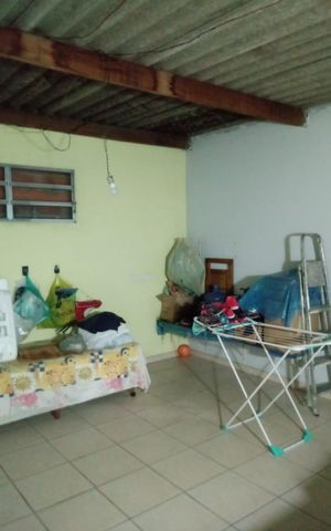 Casa à venda com 180m², 4 quartos e sem vaga Casa à venda com 180m², 4 quartos e sem vagaÁrea externa